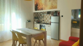ᑢᗩSᗩ ᘻᗩᖴᗩᒪᗪᗩ zona stazione - teatro - centro con parcheggio interno